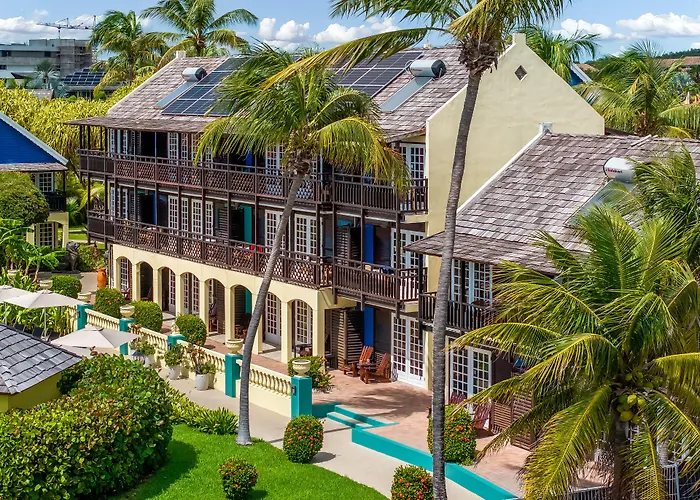 Lionsdive Beach Resort